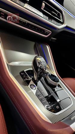 بی ئێم دەبڵیو X6